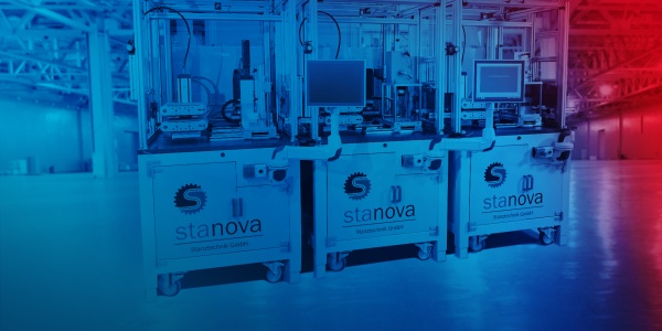 Punching machine from stanova for plastics processing, equipped with ctrlX AUTOMATION components.