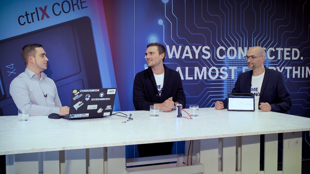 Host Christian Zentraf and his guests Johannes Albrecht and Thomas Hepp (Mirasoft company) sit at a table and talk about the development of individual partner apps for the automation solution ctrlX AUTOMATION